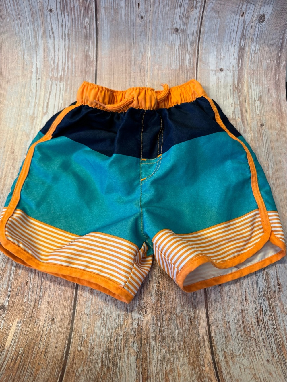 Preowned Wonder Nation Swim Shorts Size 2T Item #PHK7668